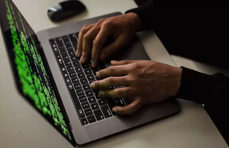 Apa Bedanya Malware dan Virus? Yuk, Kenali Ancaman Cyber di Website Kamu!